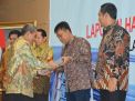 Penyerahan LHP LKPD TA 2016 Kepala BPK Perwakilan Provinsi Jawa Tengah Hery Subowo kepada Ketua DPRD Kota Semarang Supriyadi